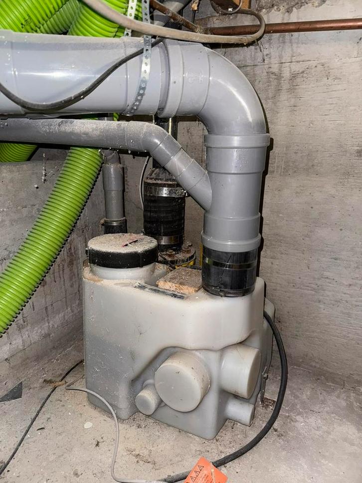 Rioolpomp ksb + vermaler, Tuin en Terras, Waterpompen, Zo goed als nieuw, Ophalen