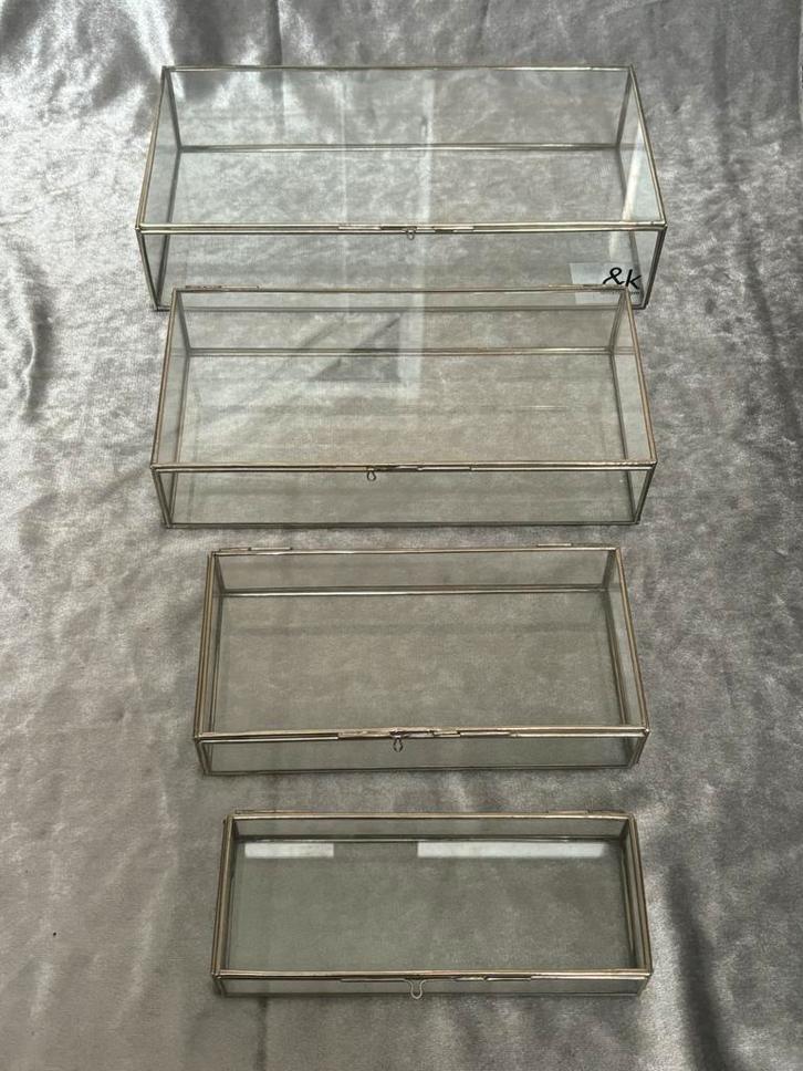 Set van 4 vitrine kistjes met zilverkleurig messing, Huis en Inrichting, Woonaccessoires | Overige, Ophalen of Verzenden