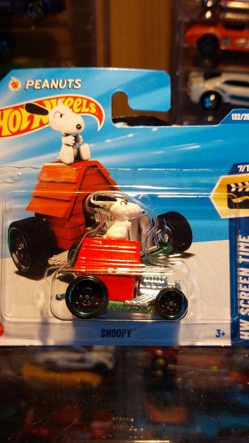 Hot Wheels Peanuts Snoopy Auto beschikbaar voor biedingen
