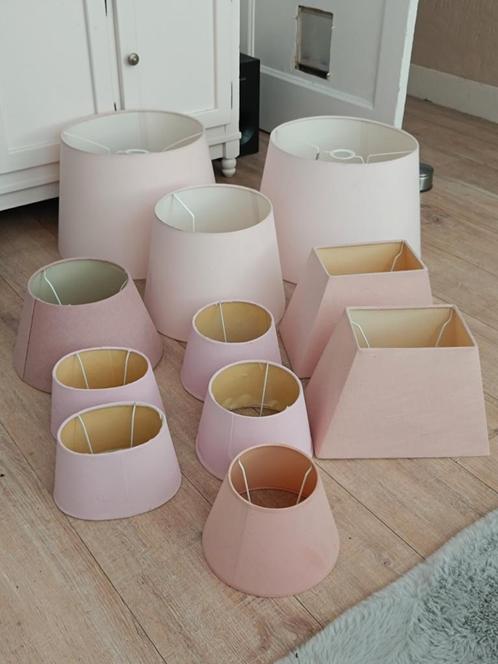 11 roze lampenkappen van groot naar klein, Huis en Inrichting, Lampen | Lampenkappen, Gebruikt, Minder dan 25 cm, Rond, Overige kleuren