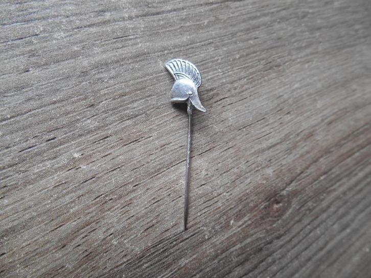 Genietroepen helm insigne Knil, Verzamelen, Militaria | Algemeen, Landmacht, Overige typen, Nederland, Ophalen of Verzenden