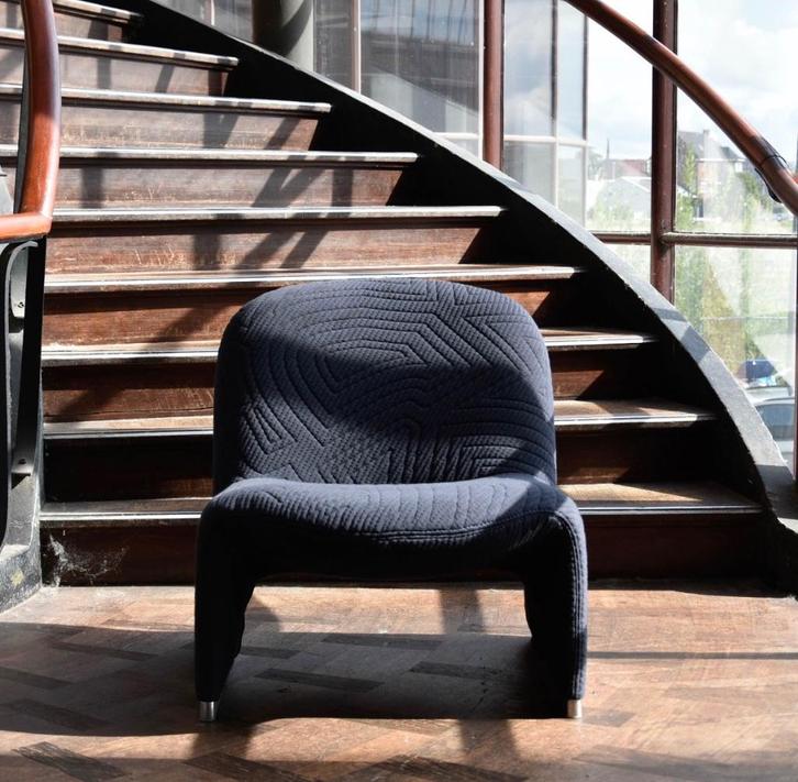 Artifort Alky Fauteuil, Huis en Inrichting, Fauteuils, Zo goed als nieuw, Stof, 50 tot 75 cm, 75 tot 100 cm, Ophalen of Verzenden