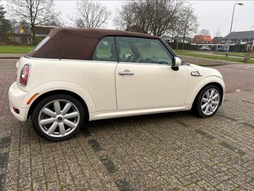 Mini 1.6 Cooper S Cabrio 2009 Wit beschikbaar voor biedingen