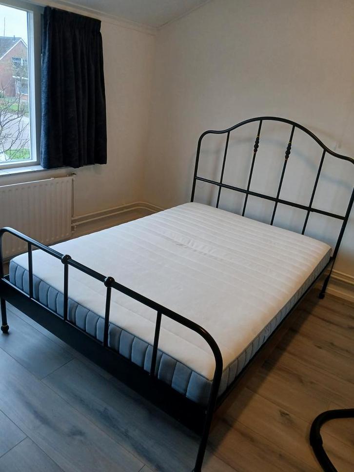 Metalen bed ikea, Huis en Inrichting, Slaapkamer | Bedden, Tweepersoons, 140 cm, Metaal, Zwart, Ophalen