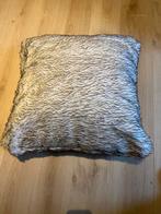 Mooie grote zachte harige grote sier kussen !, Ophalen of Verzenden, Zo goed als nieuw, Zwart, Vierkant