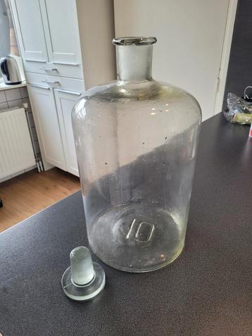 Oude laboratoriumfles met stop 10 liter beschikbaar voor biedingen