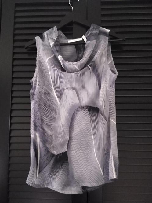 Charli London | mouwloze top | maat M | classy, Kleding | Dames, Tops, Gedragen, Maat 38/40 (M), Grijs, Zonder mouw, Ophalen of Verzenden
