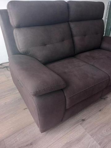 Nieuwe electrische bank seats&sofa gekocht 10/7/25 > EHV  beschikbaar voor biedingen