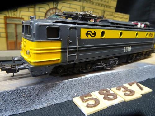 5837=Lima 1300 van de Nederlandse spoorwegen.147, Hobby en Vrije tijd, Modeltreinen | H0, Gebruikt, Wagon, Gelijkstroom, Lima