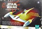 boekje met artikelen van star wars v Hasbro 1999, Verzenden, Nieuw, Boek of Poster
