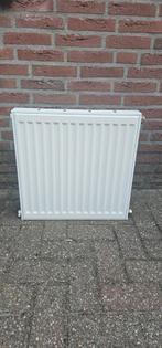 Compacte radiator 50x50 cm, Doe-het-zelf en Verbouw, Verwarming en Radiatoren, Ophalen, 30 tot 80 cm, Gebruikt, Radiator
