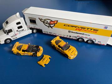 GMP Corvette Racing Team Transporter and Car Set - 1/2500 beschikbaar voor biedingen