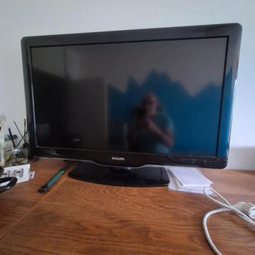 Philips tv gebruikt maar speelt goed. beschikbaar voor biedingen