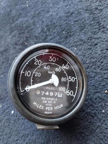 Snelheidsmeter (mijlen+km/uur) militair voertuig. S.W. 501-P beschikbaar voor biedingen