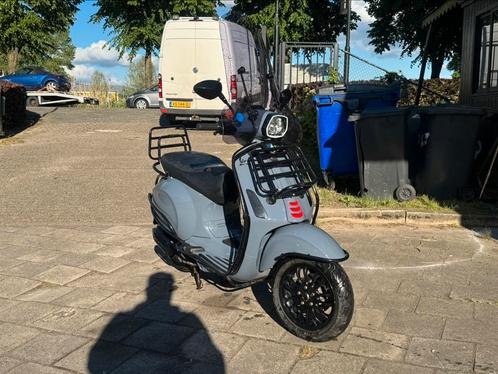 Vespa sprint 2020 (EXCLUSIVE), Fietsen en Brommers, Scooters | Vespa, Zo goed als nieuw, Vespa S, Ophalen