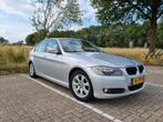 BMW 3-Serie (e90) 2.0 I 318 AUT 2009 Grijs, Automaat, Achterwielaandrijving, 1995 cc, Grijs