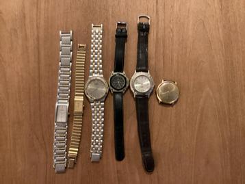 Diverse horloges - Opknappers/Onderdelen beschikbaar voor biedingen