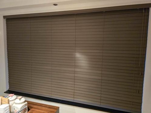 Gratis GEDEMONTEERD Rolgordijn Veneta 304cm x 186cm taupe, Huis en Inrichting, Stoffering | Gordijnen en Lamellen, Gebruikt, 150 tot 200 cm