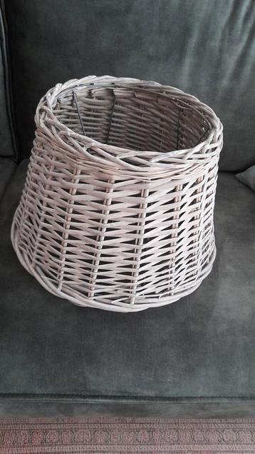 Rotan lampenkap  beschikbaar voor biedingen