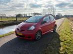 Toyota Aygo 1.0 12V Vvt-i 3DRS MMT 2011 Rood, Auto's, Toyota, Voorwielaandrijving, Zwart, 4 stoelen, 68 pk