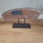 Houten sculptuur op metalen voet, Ophalen of Verzenden, Gebruikt
