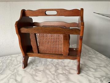 Vintage Lectuurbak in Goede Staat beschikbaar voor biedingen