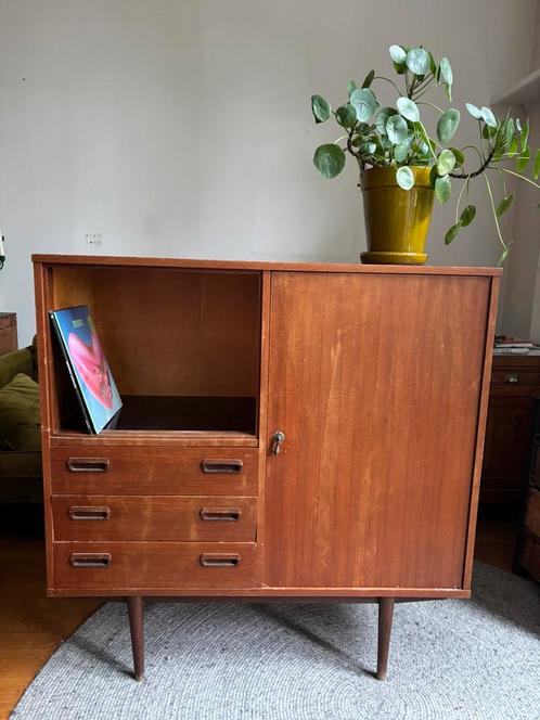 Vintage wandkast van teakhout, Huis en Inrichting, Kasten | Wandmeubels, Minder dan 100 cm, 25 tot 50 cm, Met lade(s), Met deur(en)