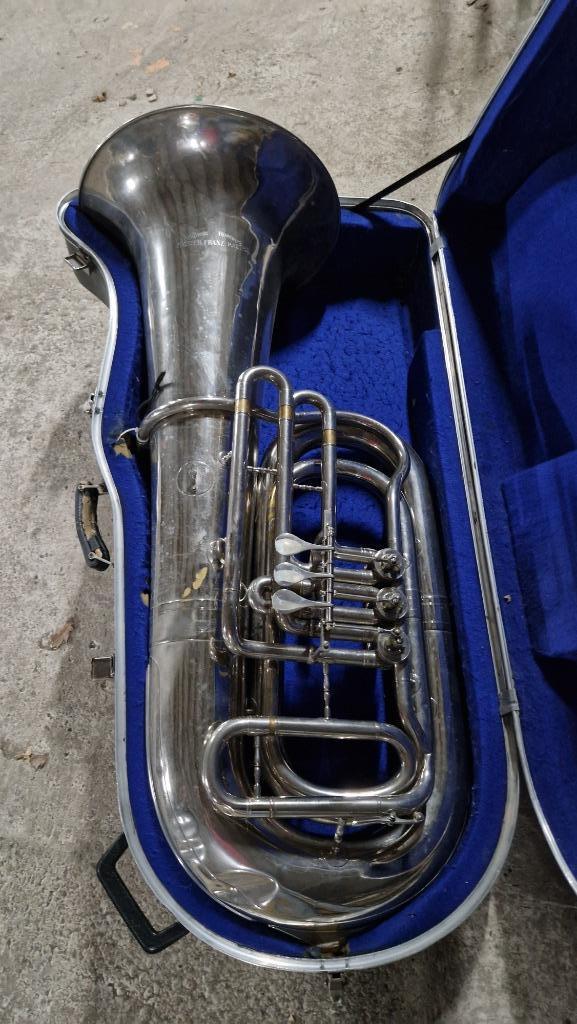 Bes Bas – Meister Franz Kaiser (met koffer), Muziek en Instrumenten, Blaasinstrumenten | Tuba's, Gebruikt, Bes-tuba, Met koffer of draagtas