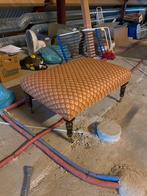 Grote vintage poef / voetenbankje met wieltjes, Ophalen, 75 tot 100 cm, Zo goed als nieuw, Vintage klassiek netjes