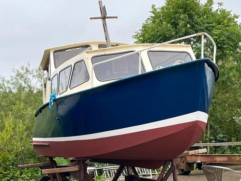 Te koop leuke toerboot, Watersport en Boten, Motorboten en Motorjachten, Gebruikt, Staal, 6 tot 9 meter, Benzine, Binnenboordmotor