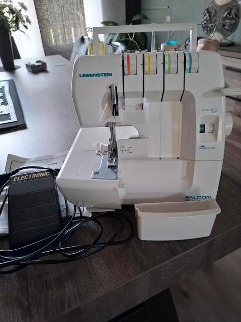 Lock Machine Lewenstein Falcon 4  D  Electro, Hobby en Vrije tijd, Naaimachines en Toebehoren, Zo goed als nieuw, Overige merken