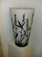 Heel mooie en gave glazen Vintage vaas uit de jaren 60/7, Ophalen, Wit, Minder dan 50 cm, Glas