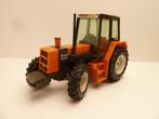 Renault 145-14  tractor  ''  Britains '', Ophalen of Verzenden, Gebruikt, Tractor of Landbouw, Britains