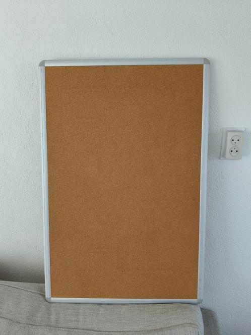 Stevig en sjiek prikbord voor aan de muur, Huis en Inrichting, Woonaccessoires | Memoborden, Zo goed als nieuw, Prikbord, Ophalen