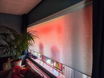 Zonwering/ Luxaflex 316 cm breed - 103 cm hoog beschikbaar voor biedingen