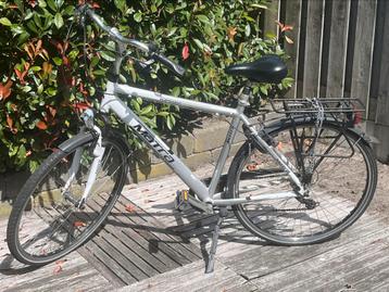 Sportieve herenfiets beschikbaar voor biedingen