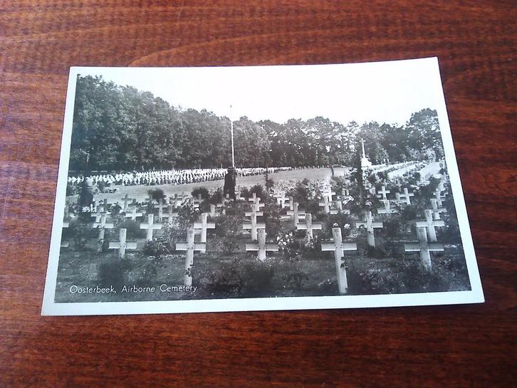H34 - Oosterbeek - Airborn Cemetery - Mooi/Oud, Verzamelen, Ansichtkaarten | Nederland, Gelderland, Ophalen of Verzenden