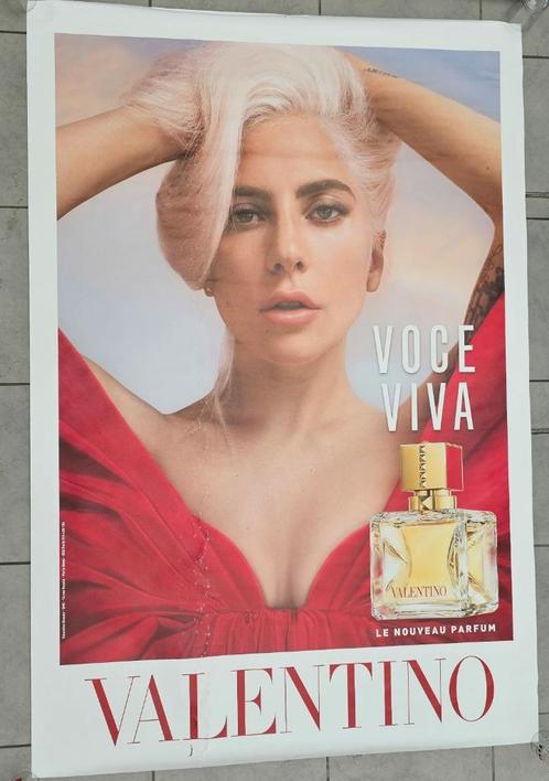 Lady Gaga - zeer grote poster Valentino parfum, Verzamelen, Complete verzamelingen en Collecties, Ophalen of Verzenden