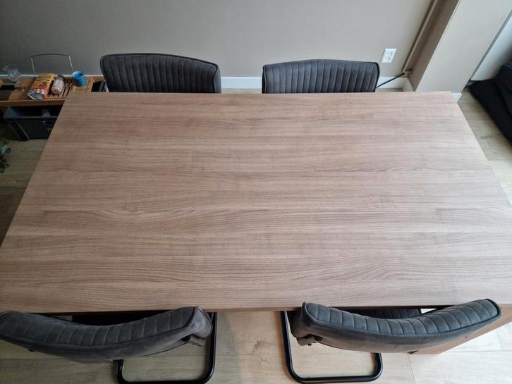 Complete eettafelsset klaar voor nieuwe etentjes, Huis en Inrichting, Tafels | Eettafels, 50 tot 100 cm, 100 tot 150 cm, Vier personen