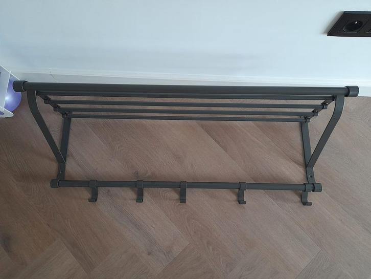 NIEUWE Metalen zwarte landelijke kapstok met hoedenplank, Huis en Inrichting, Woonaccessoires | Kapstokken, Nieuw, Wandkapstok