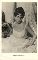 Filmster en Fotomodel Brigitte Bardot Ansichtkaart (27), Ophalen of Verzenden, 1960 tot 1980, Ongelopen, Sterren en Beroemdheden