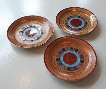 3 Schoteltjes: 1x Handpainted Hiroma Japan, 2x Fine China beschikbaar voor biedingen
