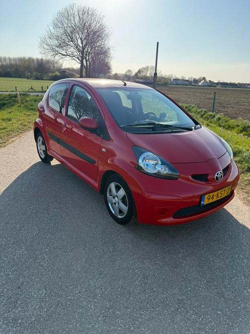 Toyota Aygo 1.0 12V Vvt-i 5DRS 2007 Rood, Auto's, Toyota, Particulier, Aygo, Benzine, A, Hatchback, Handgeschakeld, Geïmporteerd