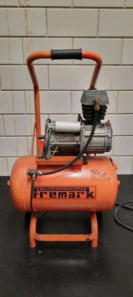 Compressor, 230V voor hobby gebruik, Doe-het-zelf en Verbouw, Compressors, Gebruikt, 6 tot 10 bar, Minder dan 25 liter, Minder dan 200 liter/min