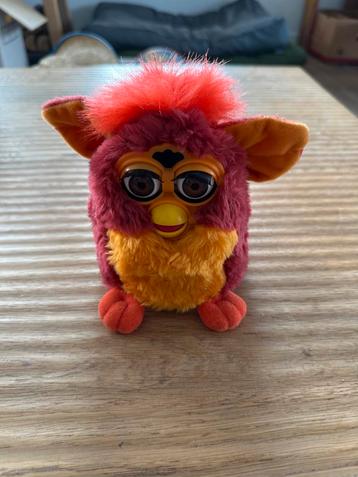 Vintage Furby - Rood/Oranje beschikbaar voor biedingen