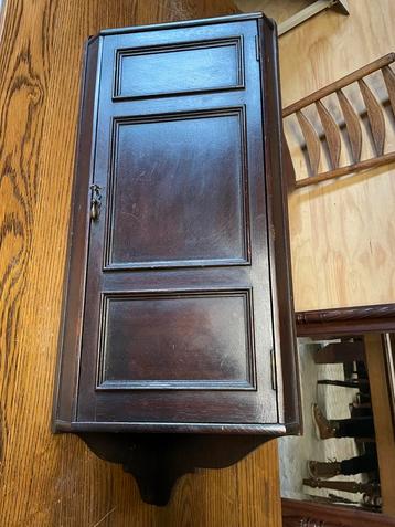schattig antiek HOEKKAST hoekkastje met DEUR massief eiken  beschikbaar voor biedingen