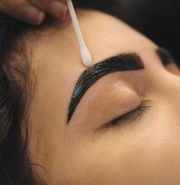 Henna brows beschikbaar voor biedingen