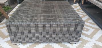 Tuintafel z.g.a.n. beschikbaar voor biedingen