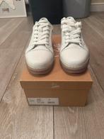 Louboutin sneakers, Ophalen of Verzenden, Zo goed als nieuw, Zwart