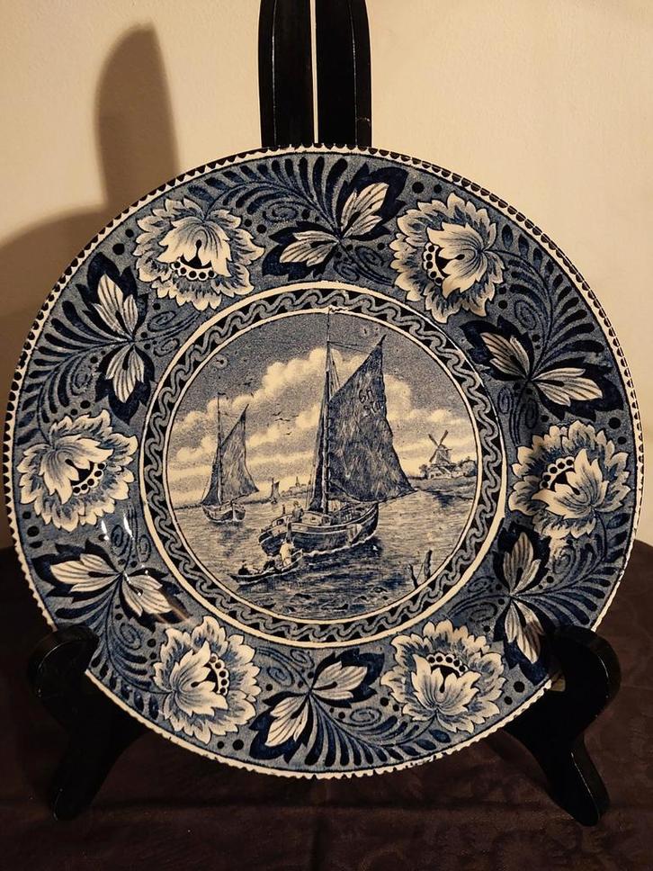 Antiek wandbord decor Hollandia Société Ceramique Maestricht, Antiek en Kunst, Antiek | Wandborden en Tegels, Ophalen of Verzenden